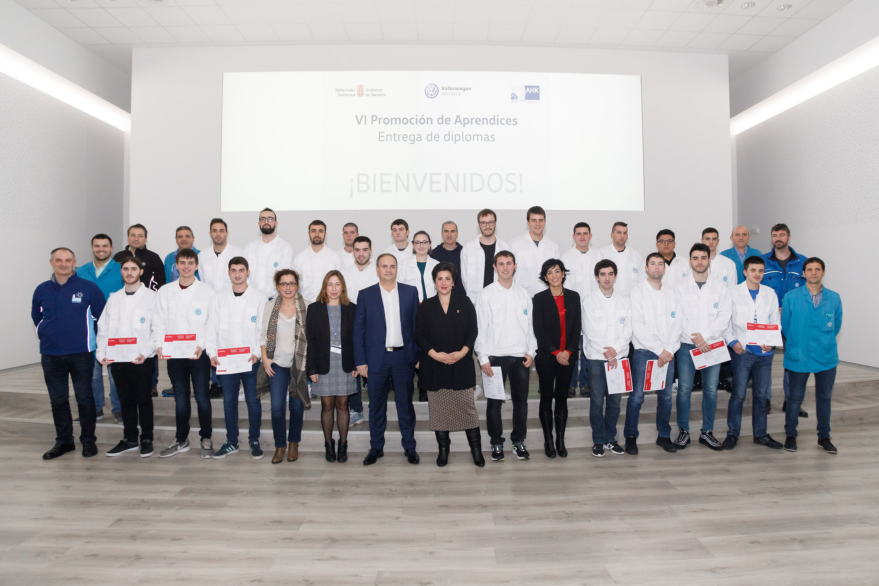 21 jóvenes reciben los diplomas de la sexta edición del Programa de Aprendices de Volkswagen Navarra